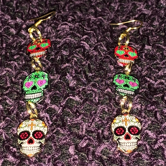 ☠️Sugar Skull Earrings ~Halloween - Picture 2 of 3